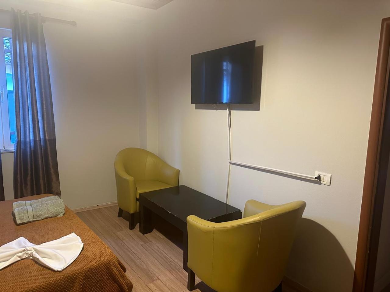 טיראנה Eden Hostel מראה חיצוני תמונה