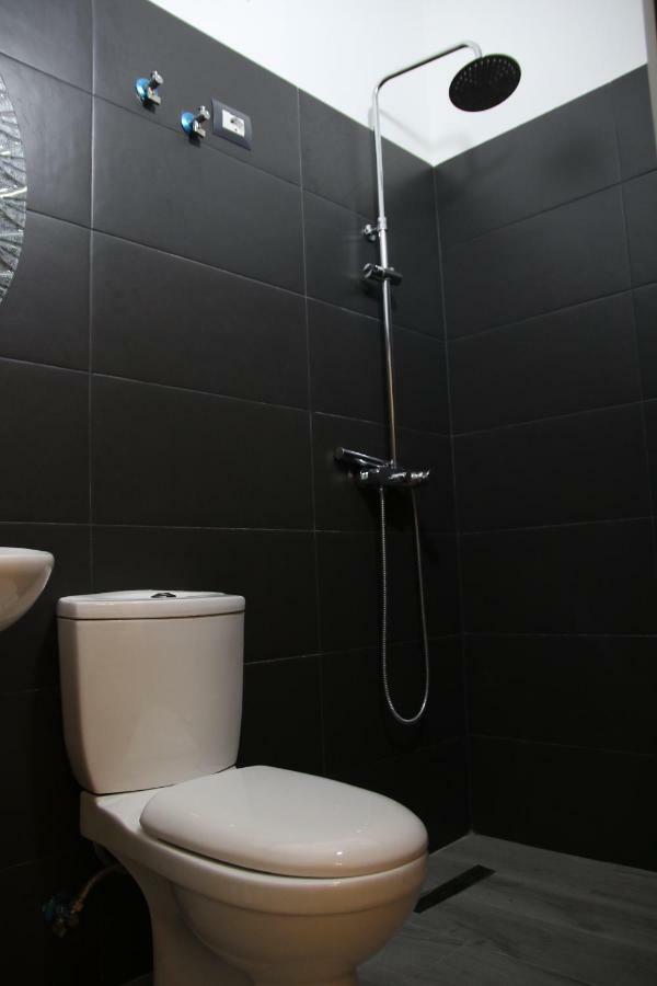 טיראנה Eden Hostel מראה חיצוני תמונה