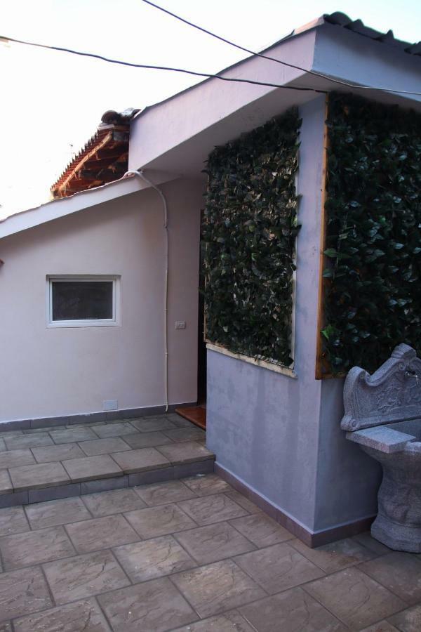 טיראנה Eden Hostel מראה חיצוני תמונה