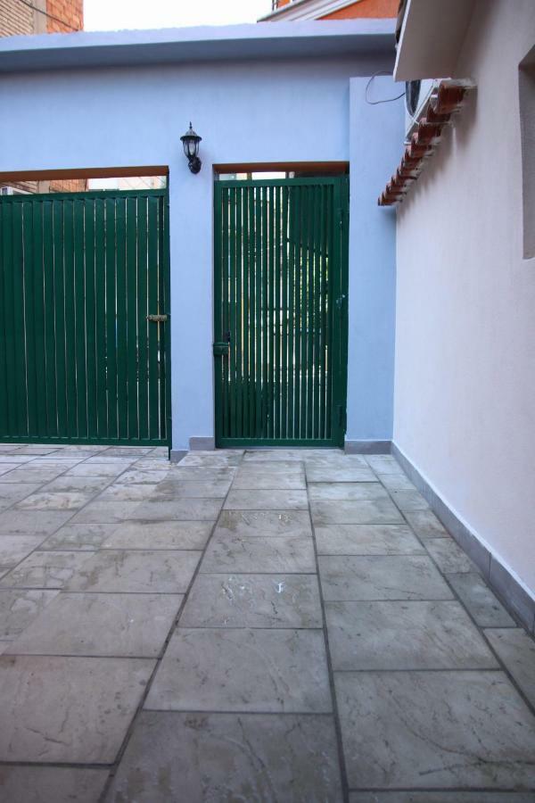 טיראנה Eden Hostel מראה חיצוני תמונה